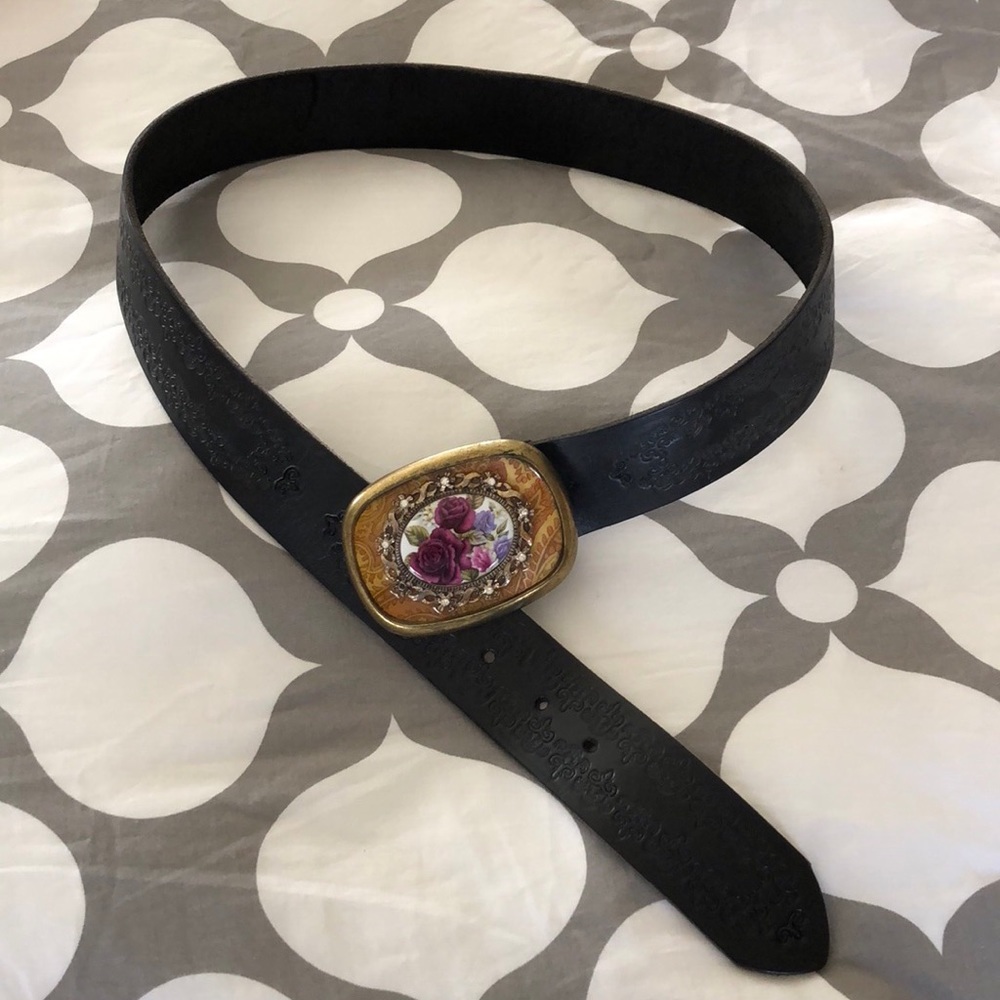 Stylish leather belt
